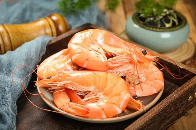 món ăn nhà hàng từ tôm sú sinh thái