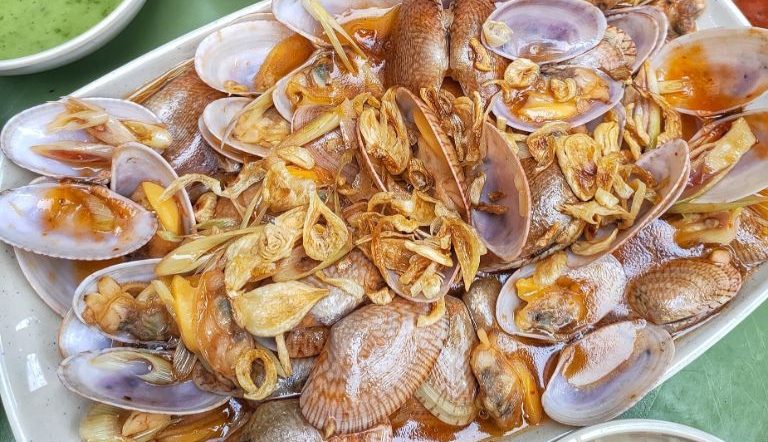 ngao hoa xào bơ tỏi