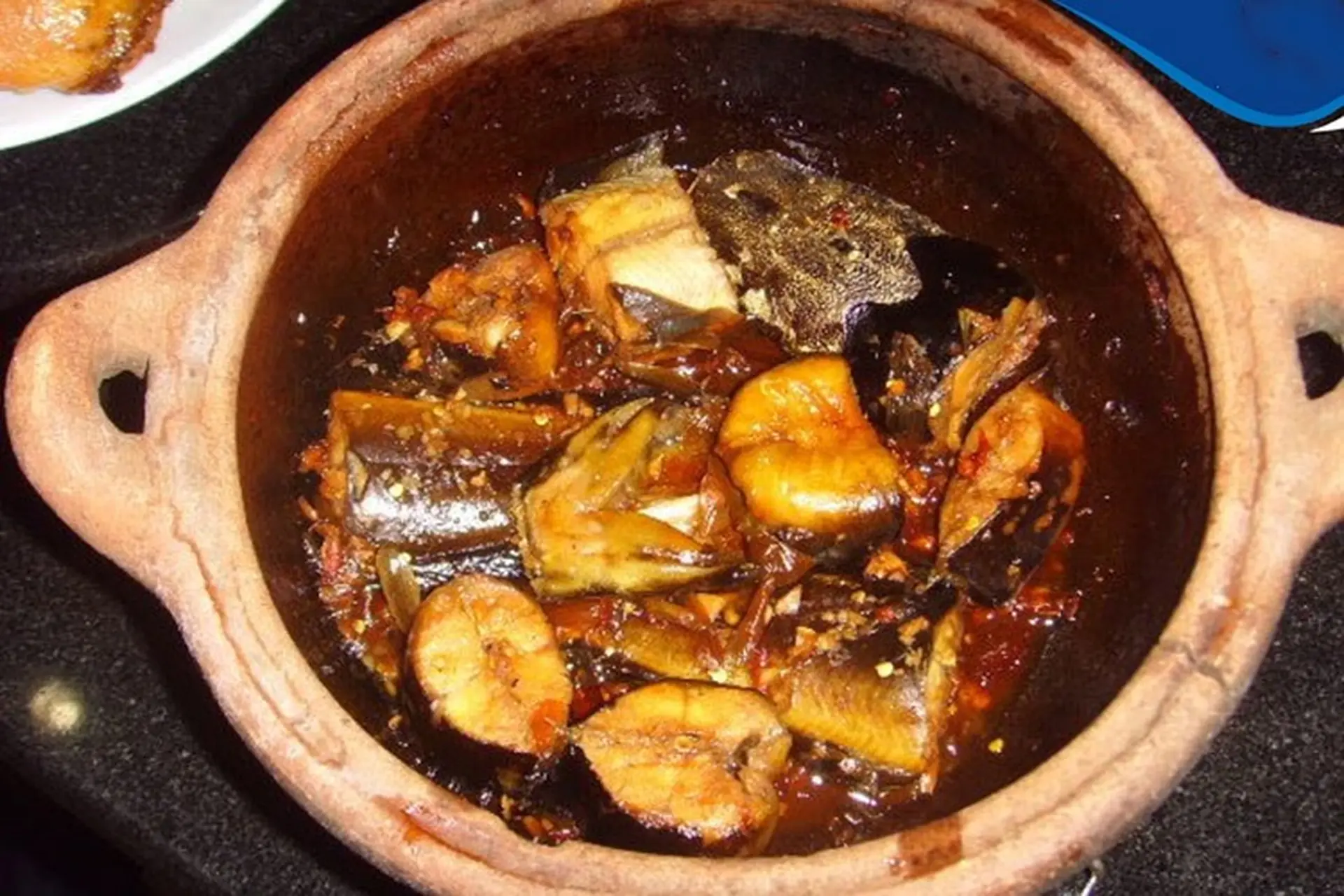 cá trê vàng kho tiêu