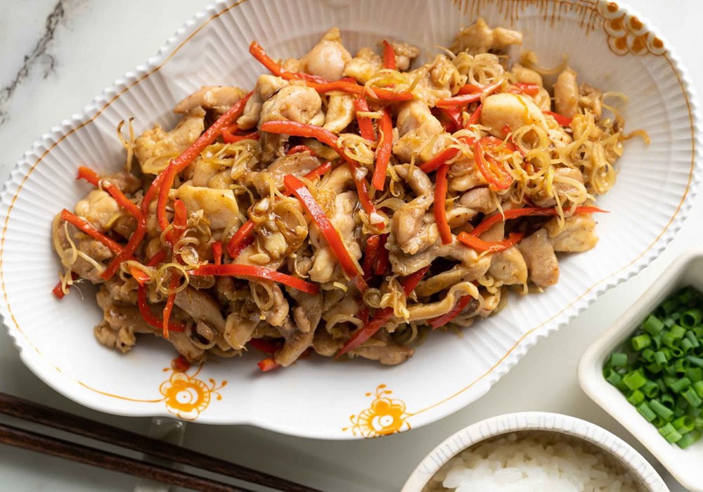 gà lai chọi xào sả ớt