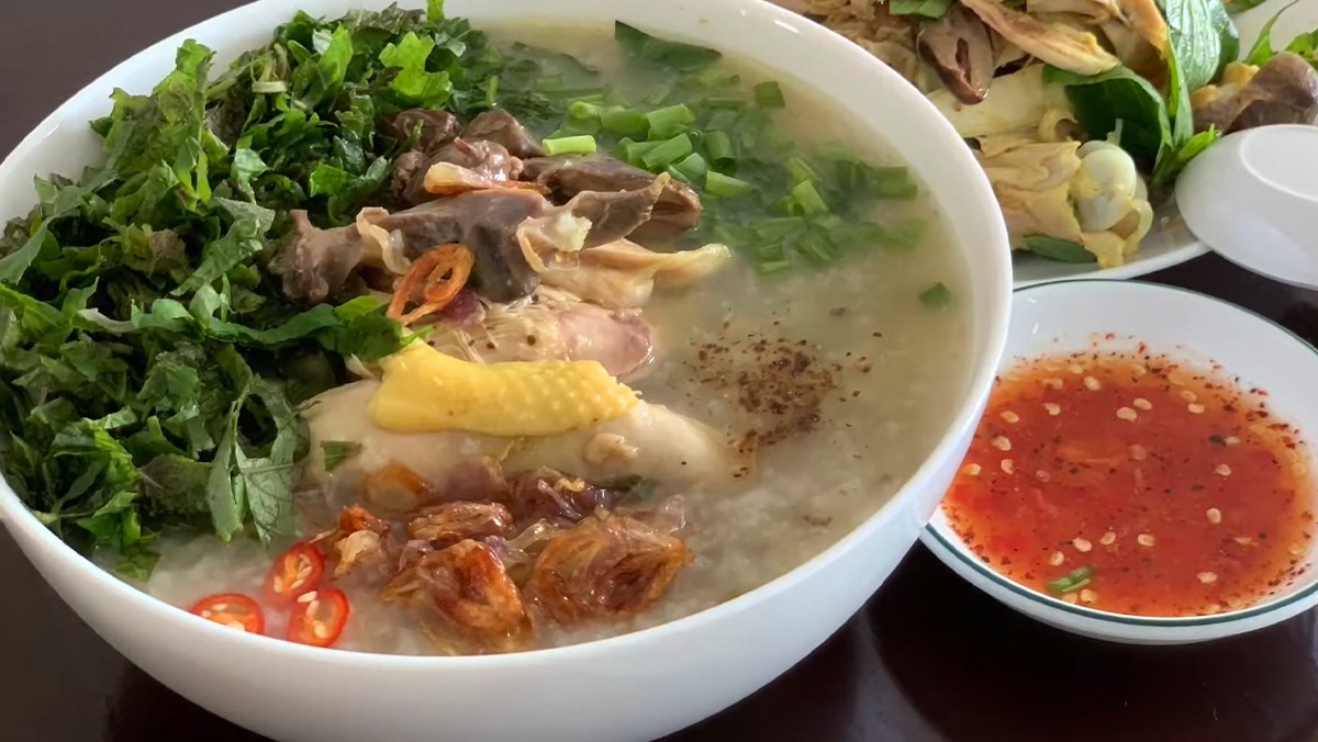 cháo gà ta leo cây