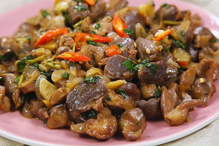 mề gà xào sa tế