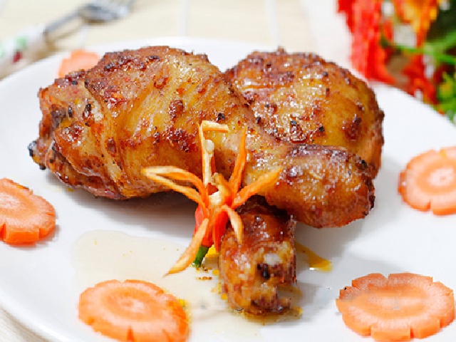 đùi tỏi gà nướng muối ớt