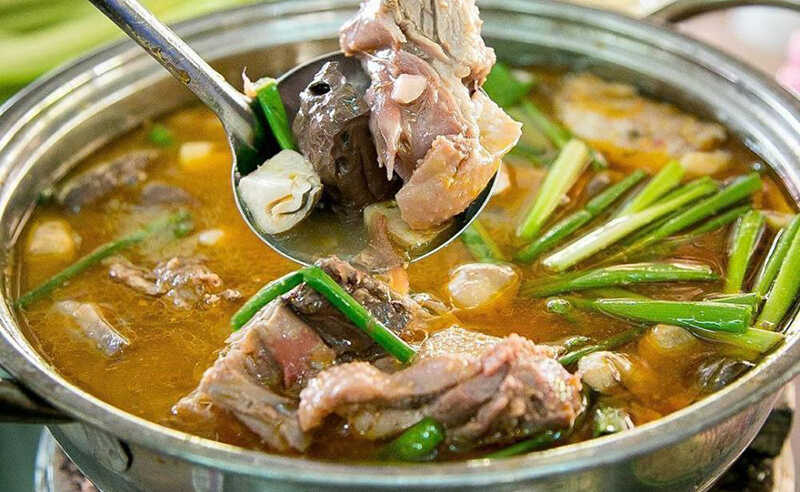 vịt xiêm nấu chao