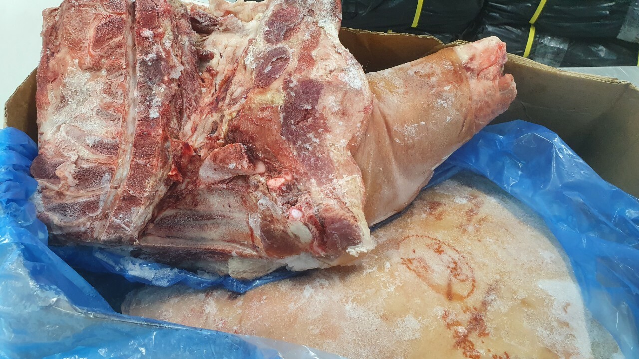 vai heo đông lạnh nhập khẩu canada